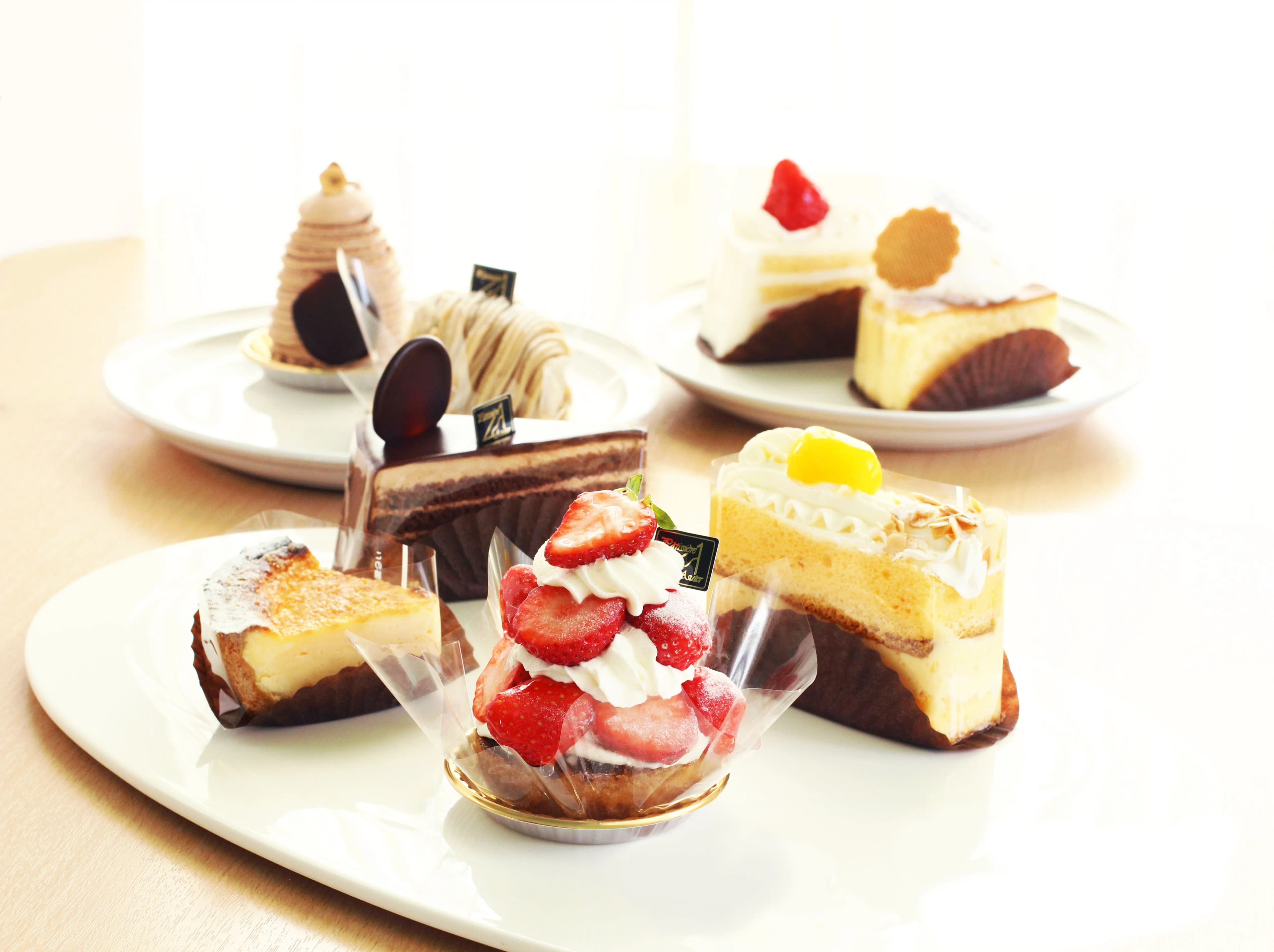 いちごのショートケーキが並んだ集合写真